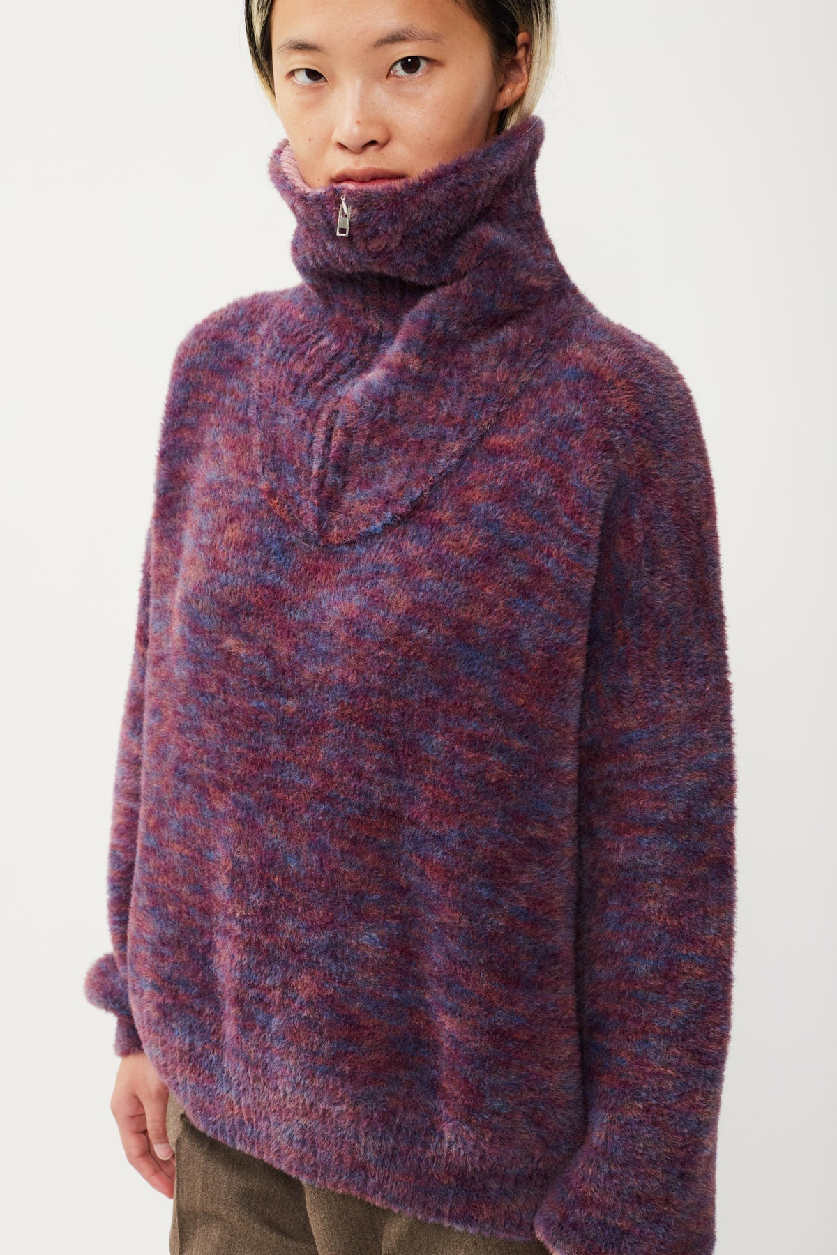 FLUFFY HIGHNECK HALF ZIP SWEATER