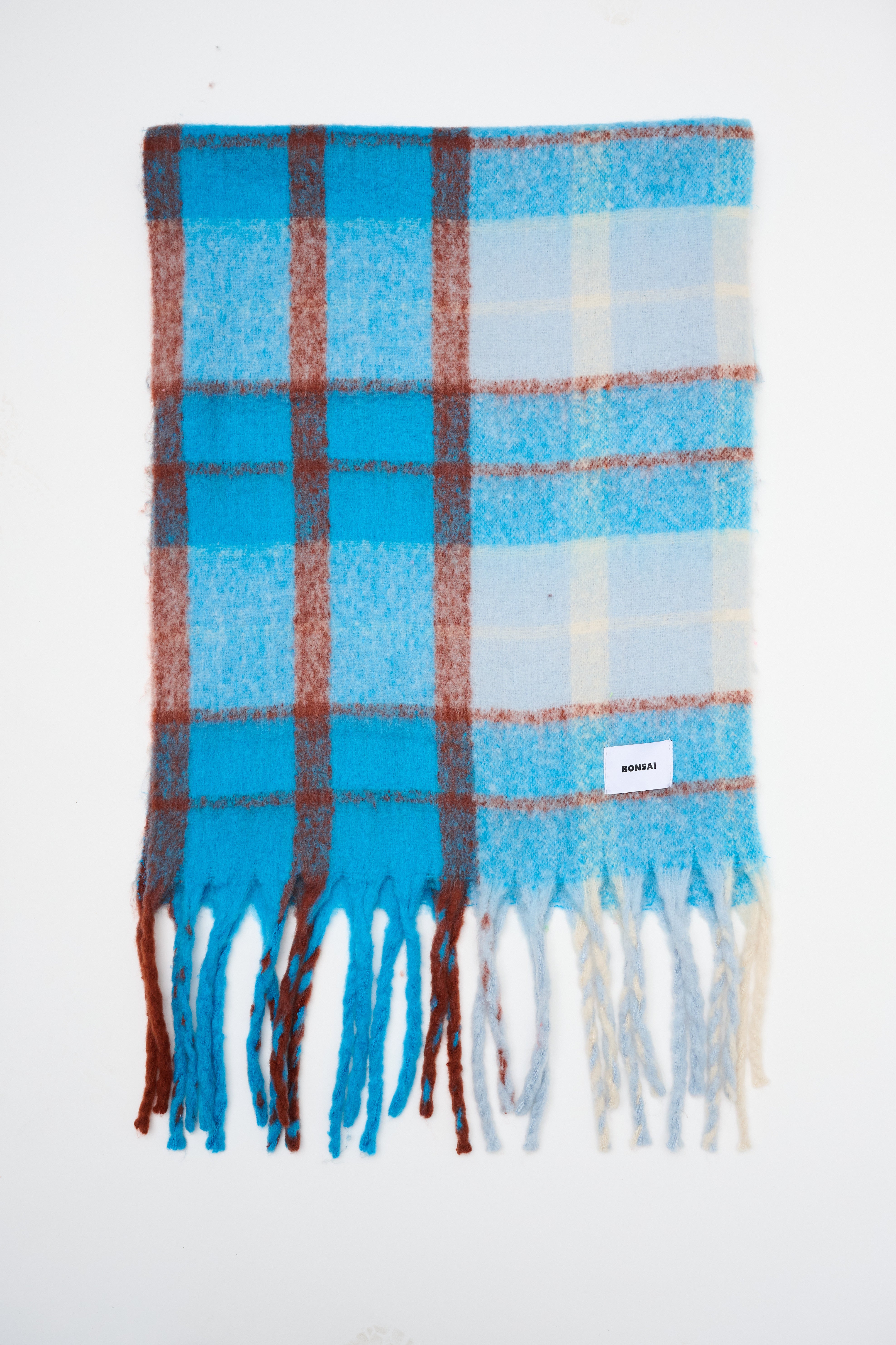 AZURE CHECK KNIT SCARF